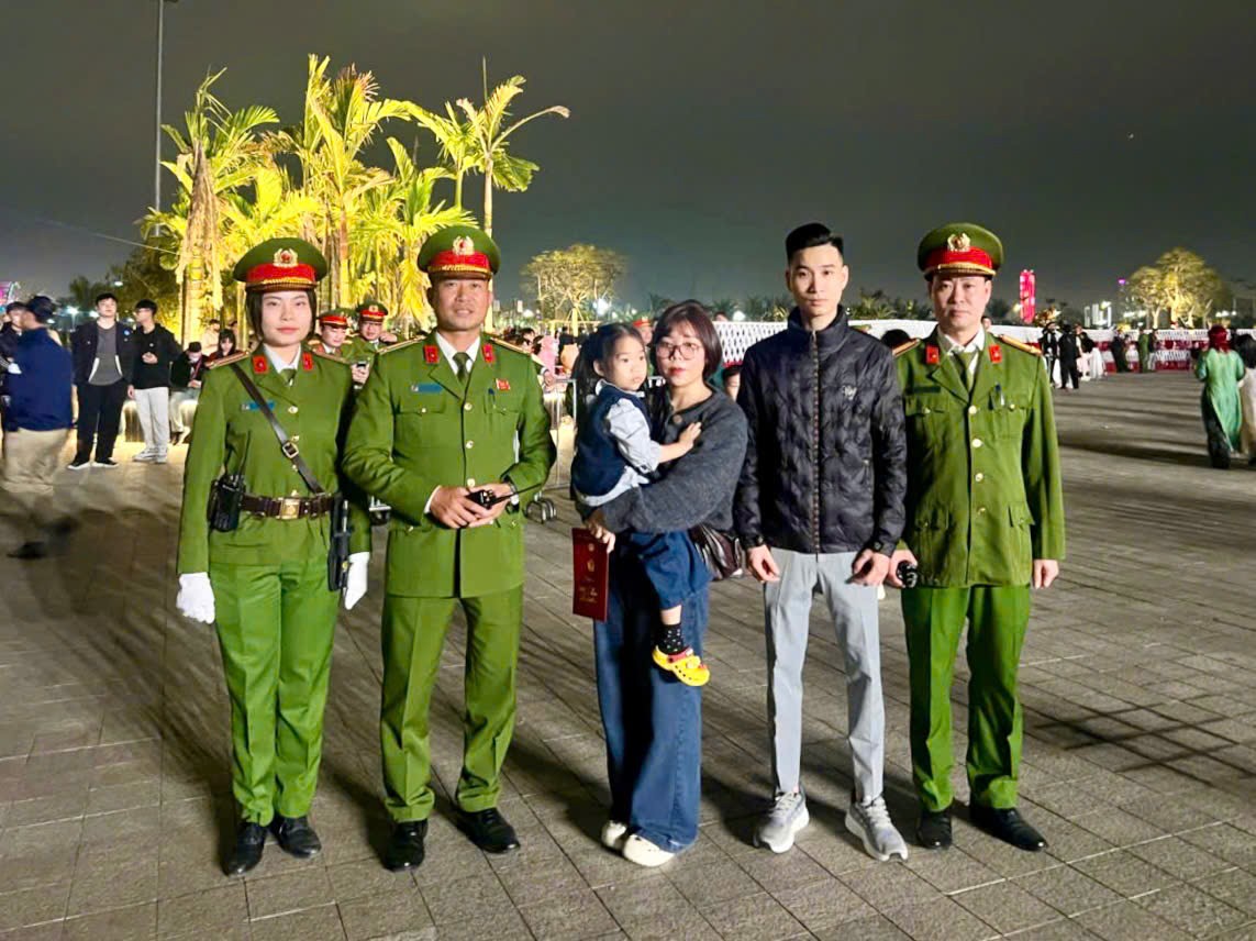 Công an phường Thủy Nguyên nhanh chóng tìm thấy cháu bé lạc trong đêm 30 Tết